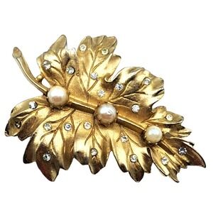 Coro Gold Tone Brooch Clear Rhinestones Crystals Leaf Shaped Pin Signed Vintage